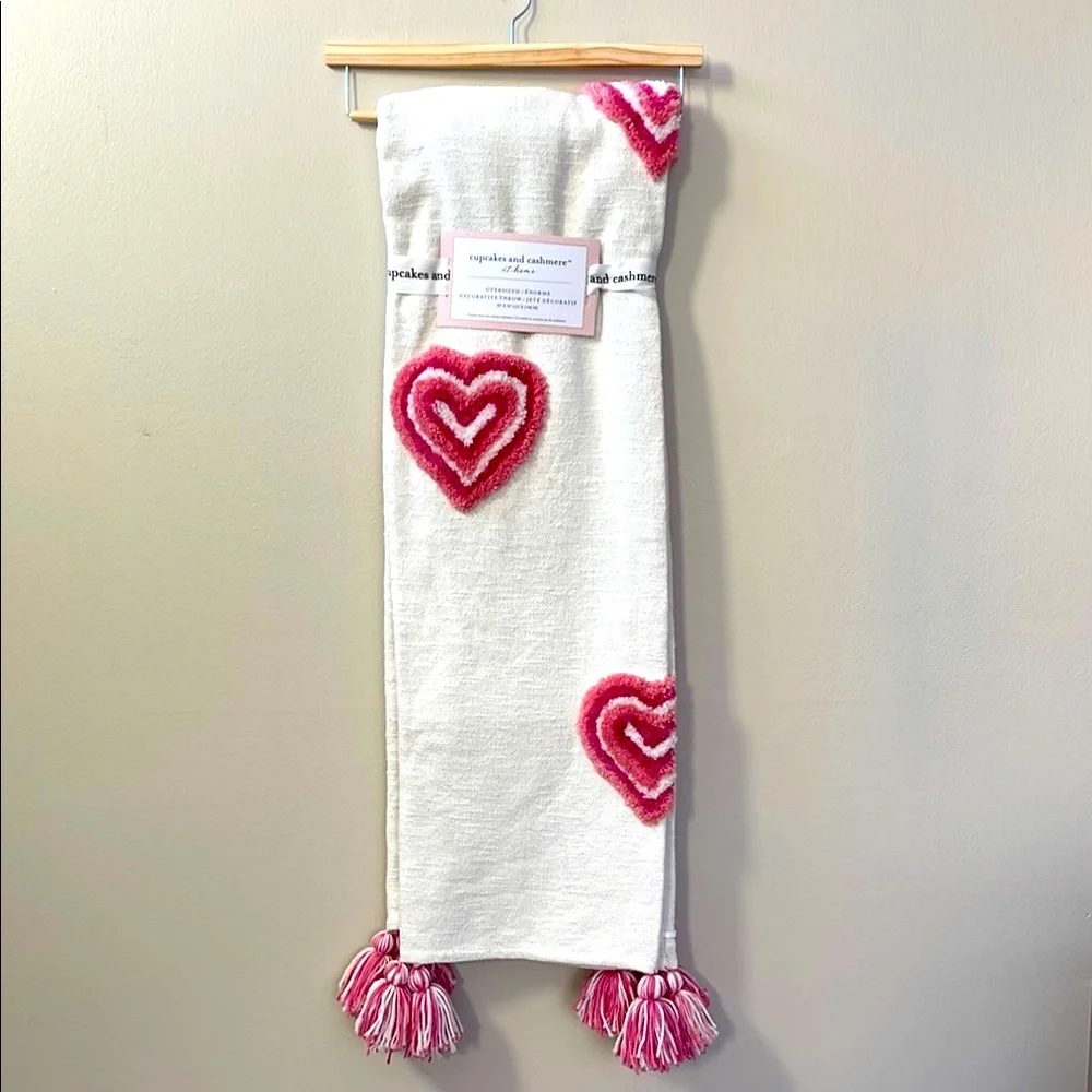 Cupcakes and Cashmere Ombre Tufted Oversized Pink Heart Throw Blanket, 50”x 70”